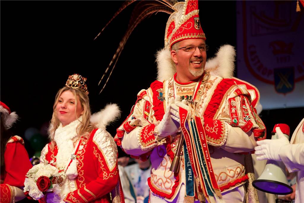 Nach zwei Jahren Corona-Pause feierte die KG Rote Funken erstmals wieder ihre Gala in der ASG-Aula.