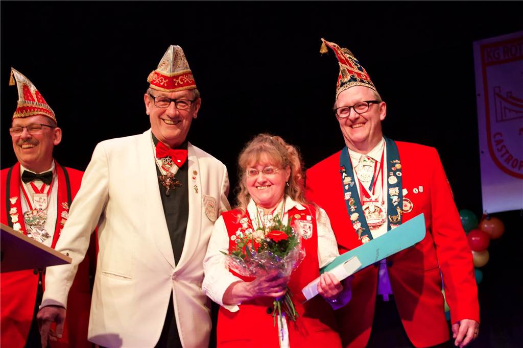Nach zwei Jahren Corona-Pause feierte die KG Rote Funken erstmals wieder ihre Gala in der ASG-Aula.
