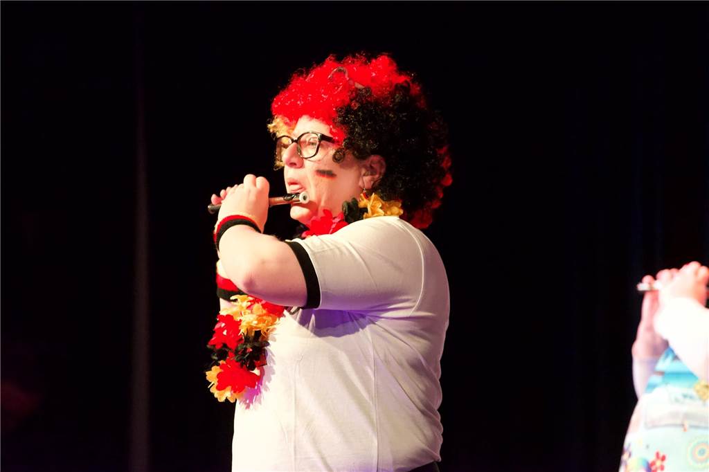 Nach zwei Jahren Corona-Pause feierte die KG Rote Funken erstmals wieder ihre Gala in der ASG-Aula.
