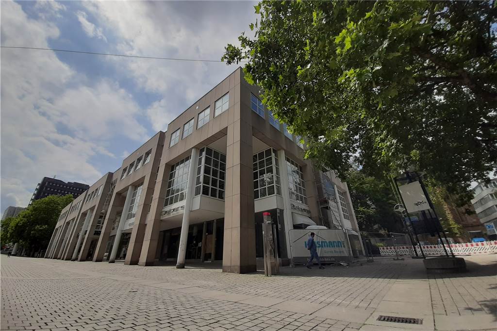 Weniger Mode in der City – Design und Lifestyle rücken nach Bo Concept zieht in das ehemalige Modehaus Deters in Dortmund ein.