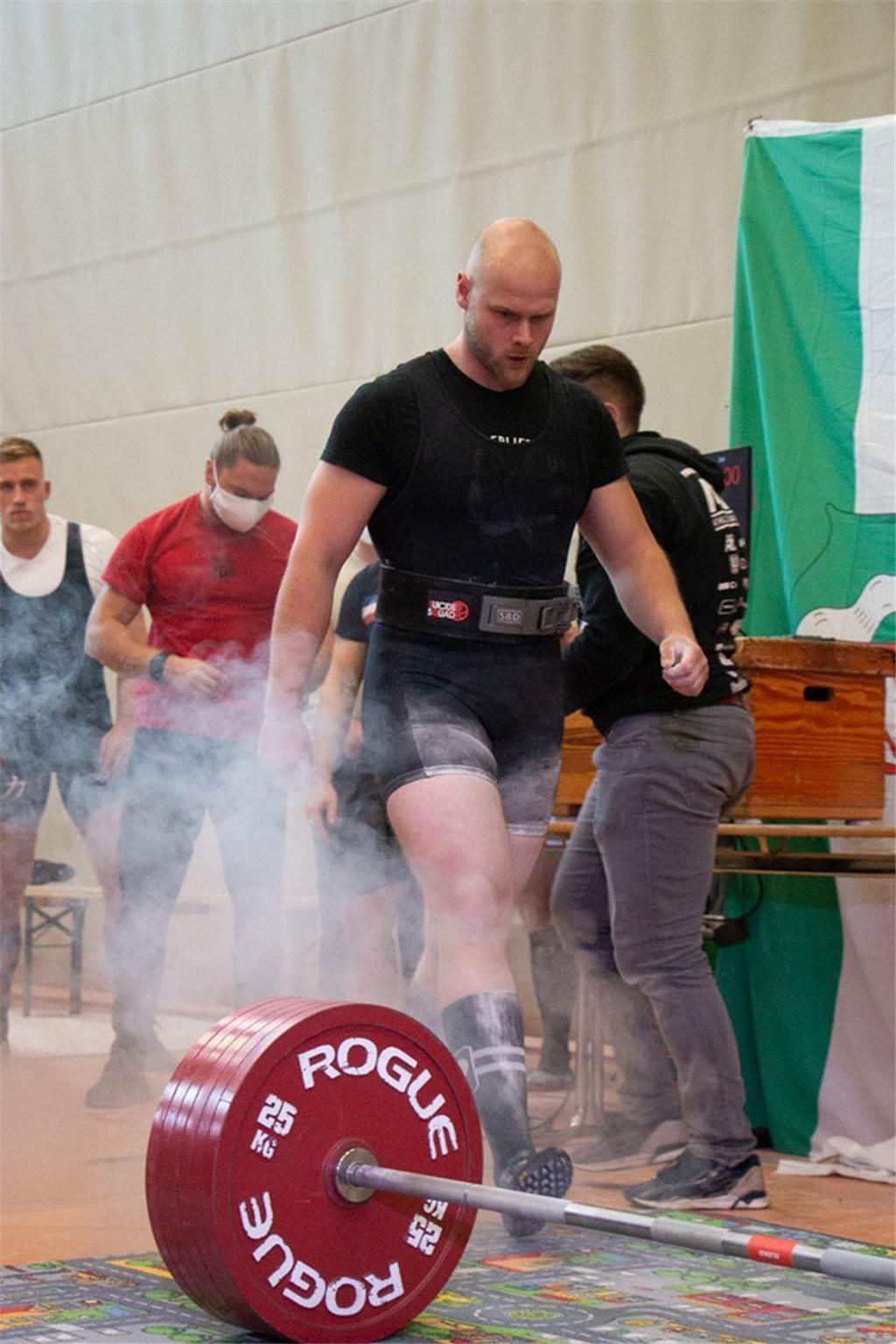 330 Kilo beim Kreuzheben: Stephan Berger ist Halterns stärkster Torwarttrainer Nachdem er nicht mehr Fußball spielen konnte, begann Stephan Berger mit Kraftsport.