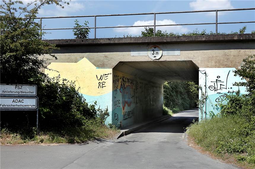 Experten: Ikenkamp-Freigabe schadet Naturschutzgebiet „Lippeaue“ nicht Nadelöhr Ikenkamp: Diese Straße wird mit der Freigabe des P&R-Anlage am Bahnhof ebenfalls für Autos freigegeben.
