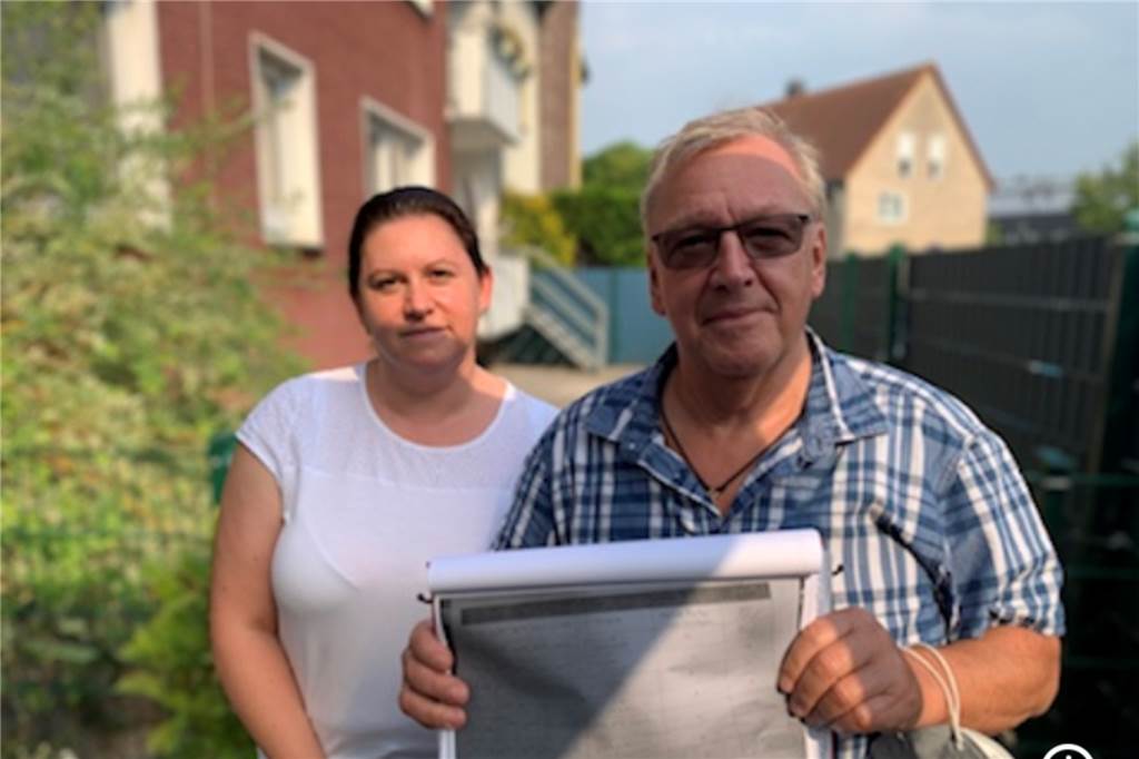 Dortmunder Mieter verzweifeln an krankem Nachbarn: „Bis es eskaliert“ Nadine Andrzejak und ihr Nachbar dokumentieren Vorkommnisse mit ihrem Nachbarn protokollarisch.