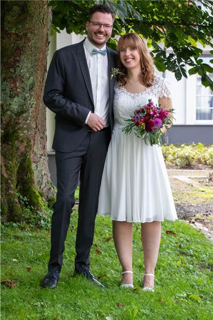 Ständchen fürs Brautpaar: Nadine Kuchendorf und Kai Breiling Nadine Kuchendorf und Kai (geborener) Breiling treten in den Flitterwochen eine Kreuzfahrt an.