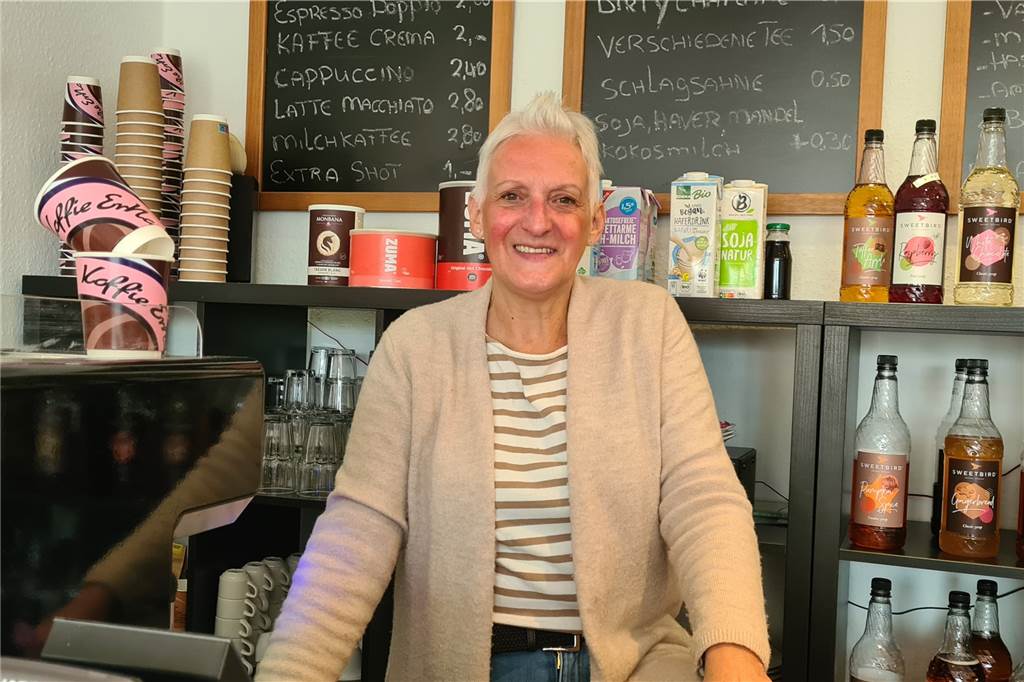Wochenmarkt aus Winterpause zurück: Positives Beschicker-Zwischenfazit Nadja ten Peze (Koffie ErNA) versichert, dass ihr Mann schon kommende Woche wieder mit seinem Coffie-Bike auf dem Heeker Wochenmarkt dabei sein wird.