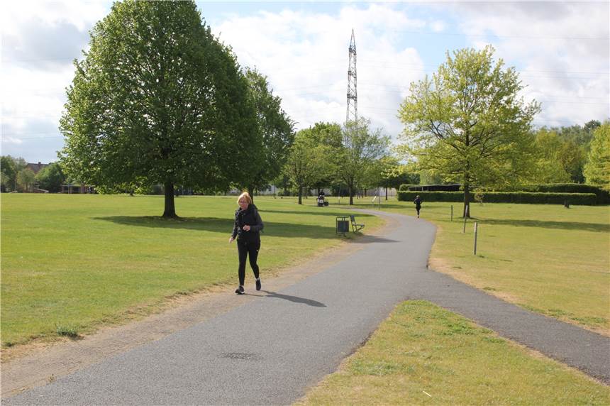 Nahezu menschenleer präsentierte sich der Seepark Horstmar am „Tag der Arbeit“. Bis auf wenige Jogger und Spaziergänger war dort niemand unterwegs.
