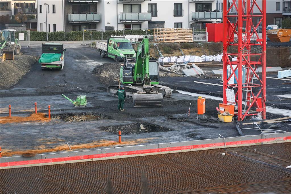 Nahtloser Übergang in den zweiten Bauabschnitt: Auch an der Tiefgarage wird bereits gearbeitet.