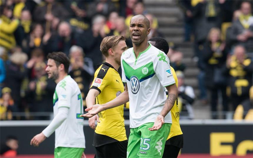 Naldo übt Kritik an seinem Ex-Klub VfL Wolfsburg.
