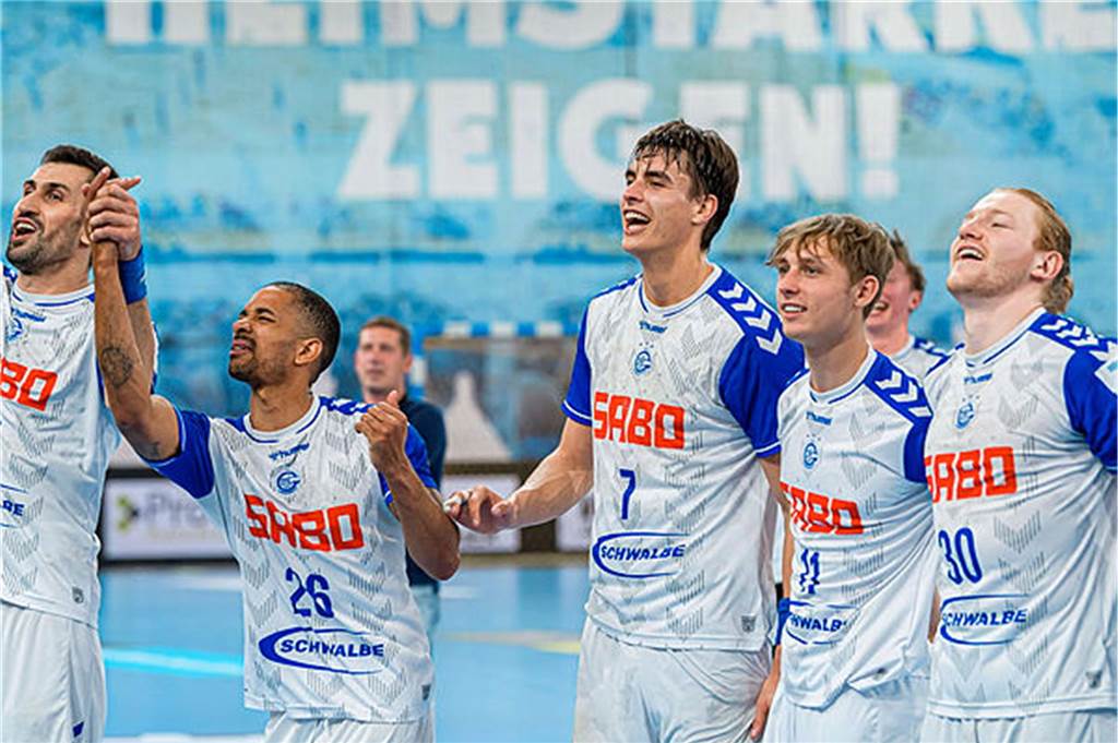 Lüner Mathis Häseler überzeugt bei Comeback in Gummersbach Nationalspieler Julian Köster (M.) an der Seite von Mathis Häseler (2.v.r.).