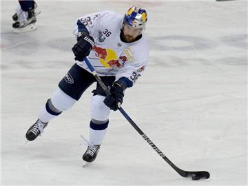 Nationalspieler Yannic Seidenberg verlor mit dem EHC München 0:4 gegen Ingolstadt. Foto: Monika Skolimowska