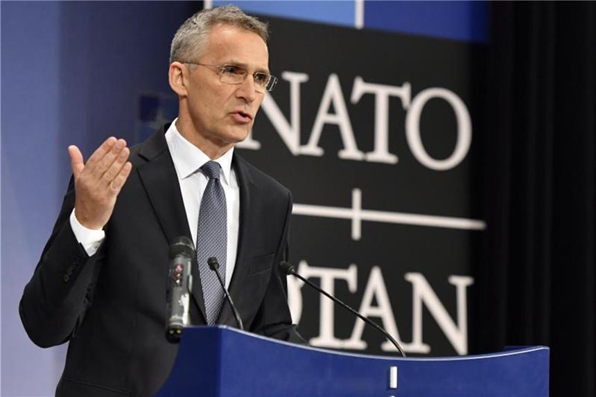 Druck auf Berlin: Pompeo will höhere Verteidigungsausgaben Nato-Generalsekretär Jens Stoltenberg spricht bei einer Pressekonferenz im Hauptquartier der Organisation in Brüssel. Foto: Geert Vanden Wijngaert/AP