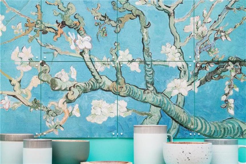 Neue Opulenz und die gewohnte Schlichtheit im Trend Natürlich wirkende, handwerkliche Gegenstände bleiben weiterhin angesagt. Foto: Franziska Gabbert