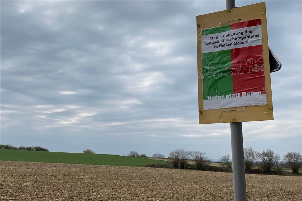 Neubau der Fleitmann-Schule am Großen Feld? „Das wäre eine Katastrophe“ „Natur statt Beton“ lautet das Motto der Bürgerinitiative, das auf zahlreichen Plakaten in Schwerte zu lesen ist.