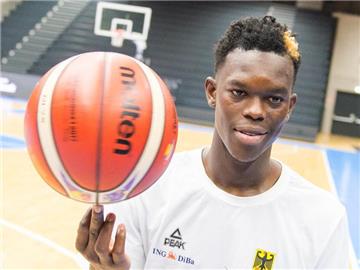 NBA-Profi Dennis Schröder soll die deutsche Nationalmannschaft anführen. Foto: Daniel Bockwoldt