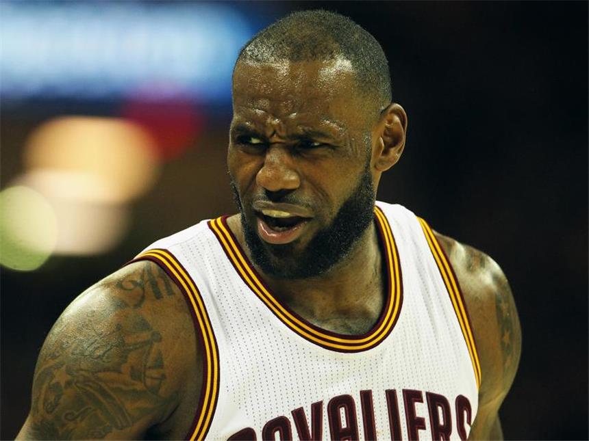 US-Sportler kontern Trump-Kritik - LeBron James: "Penner" NBA-Star LeBron James verurteilt die Äußerungen von US-Präsident Trump und charakterisierte ihn auf Twitter sogar als "Penner". Foto: Tony Dejak