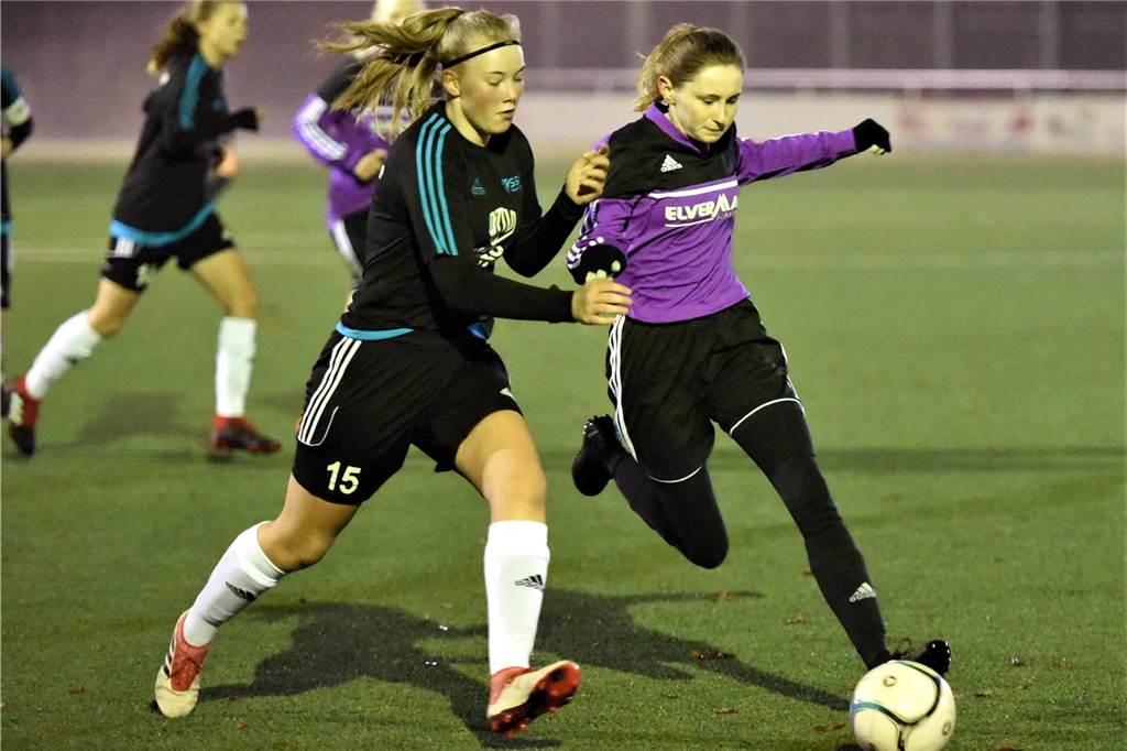 Für zehn Talente aus der Region geht der Bundesliga-Traum in Erfüllung Neben dem Aufstieg in die Bundesliga gewann Sophia Stücker (l.) mit dem SSV Rhade auch den Kreispokal im Endspiel gegen den SV Lembeck (8:0).