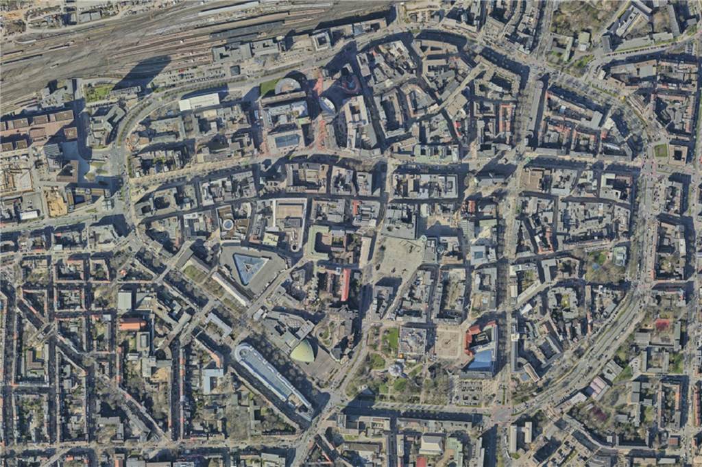 Neben dem Dortmunder U sind hier das Robert-Bosch- und Robert-Schuman-Berufskolleg zu sehen. Auch die Thier-Galerie, die im September 2011 eröffnet wurde, ist hier zu sehen.