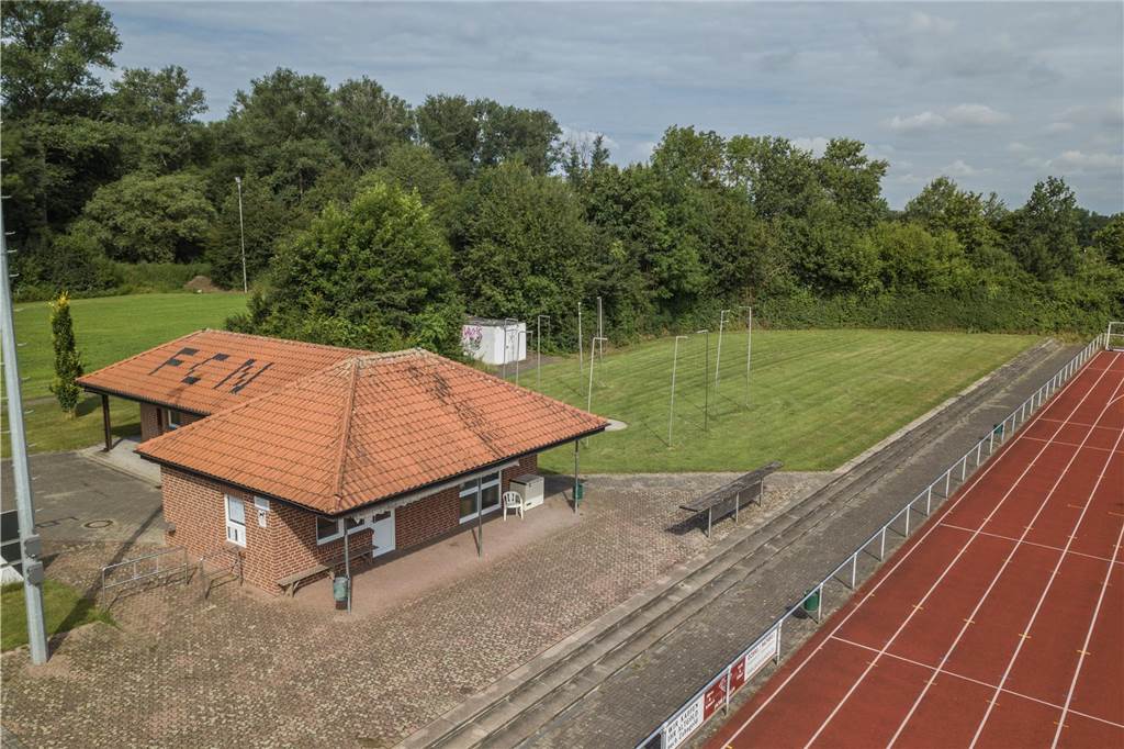 Neben dem Gebäude am Naturrasen kann sich der FC Nordkirchen den Bau einer Tribüne vorstellen.