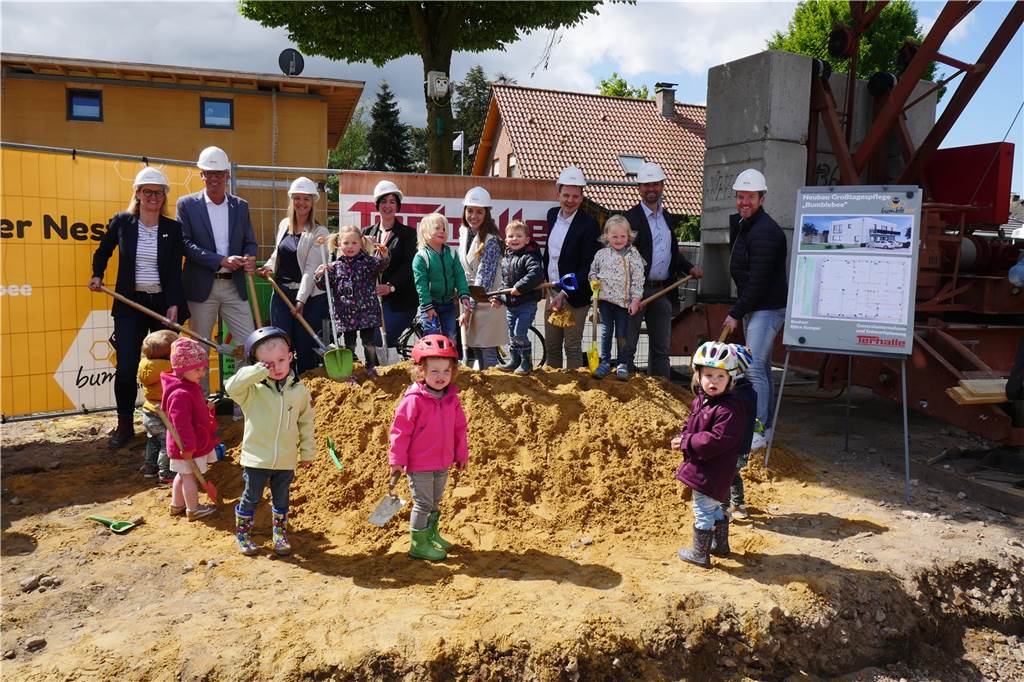 Spielerisch die Welt entdecken: Großtagespflege bald an der Ölbachstraße Spatenstich an der Ölbachstraße