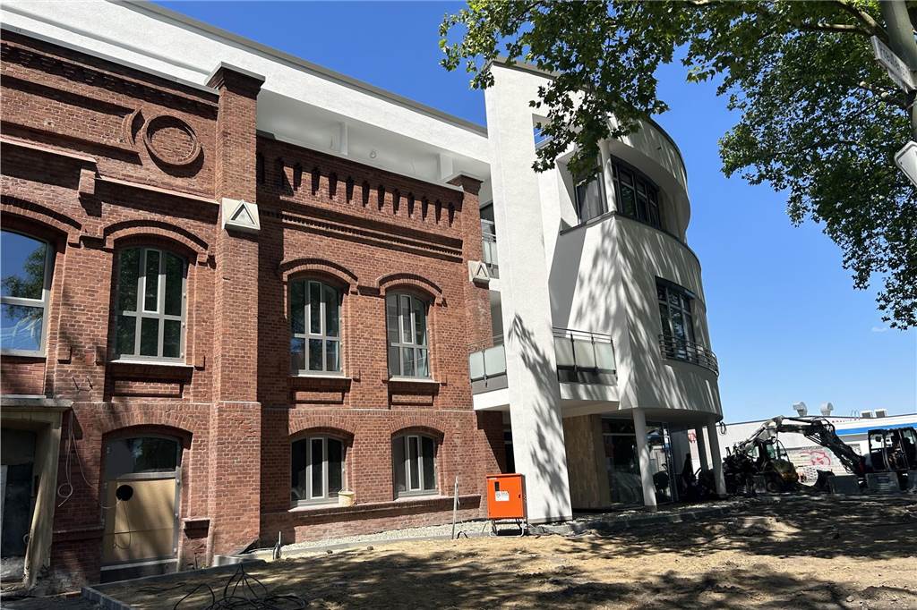 Zahnarztpraxis zieht aus der Innenstadt ins Ärztehaus nach Horstmar Neben der historischen Fassade entsteht das neue Gewerbeobjekt mit Praxen und Apotheke.