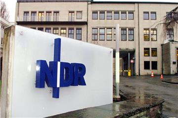 Neben großen privaten Radiosendern drohen auch dem NDR, MDR und Deutschlandradio die UKW-Abschaltung. Foto: Maurizio Gambarini