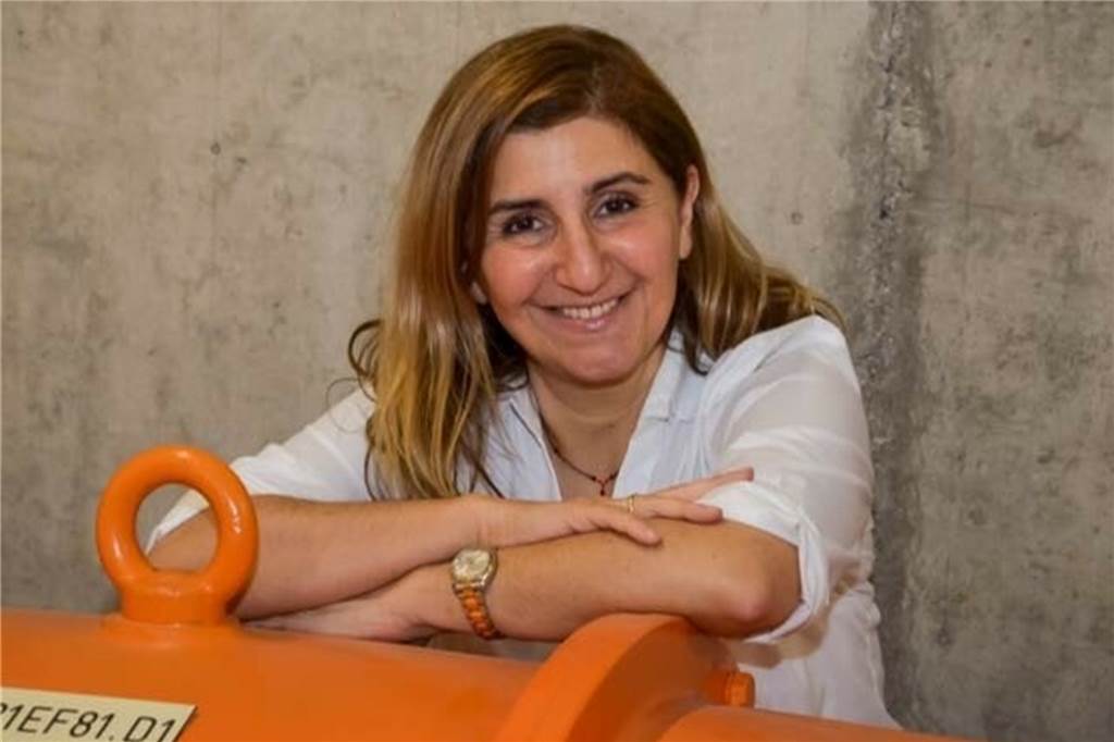 Was wäre, wenn alle Menschen E-Auto fahren würden? Nejila Parspour ist Direktorin am Institut für Elektrische Energiewandlung an der Universität Stuttgart.