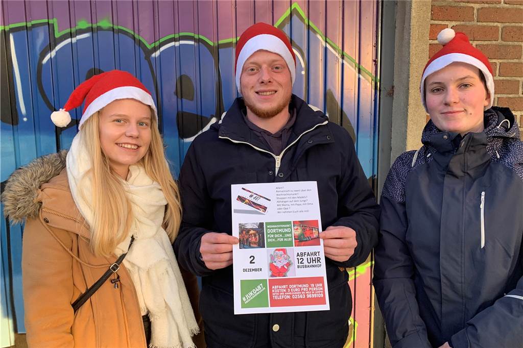 Nele Eckelmann, Philipp Könning, Christina Dammfeld (v.l.) vom Juko freuen sich auf viele Weihnachtsmarktfahrer.