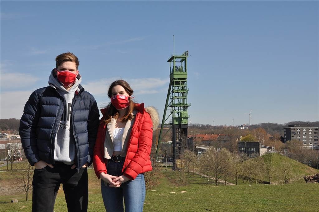 „Wir ist das neue Ich“: Castrop-Rauxel mit leidenschaftlicher Video-Kampagne zur Corona-Krise Nele Kühne und Marius Menne sind beide Schüler am Albert-Stifter-Gymnasium. Die Schüler hätten gerne Gewissheit wie es mit ihrem Abitur weitergeht. Erst nach dem Dreh steht jedoch fest, die Abiturprüfungen finden statt.