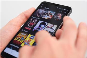 Netflix & Co endlich auch im Urlaub oder auf Reisen in EU-Ländern nutzen können - das ist Sinn und Zweck der neuen EU-Verordnung. Foto: Andrea Warnecke