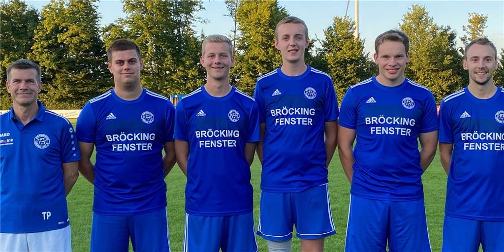 Ammeloer wollen mit neuem Coach das Zittern vermeiden Neu in Ammeloe: (v.l.) Trainer Thomas Pech, Kilian Ibing, Max Küpers, Arne Wilbring, Robert Gericks und Luis Tenbeitel