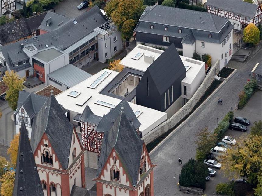 Tebartz-van Elst räumt Fehler ein Neubau des Limburger Bischofssitzes des Limburger Bischofs. Foto: Thomas Frey/Archiv