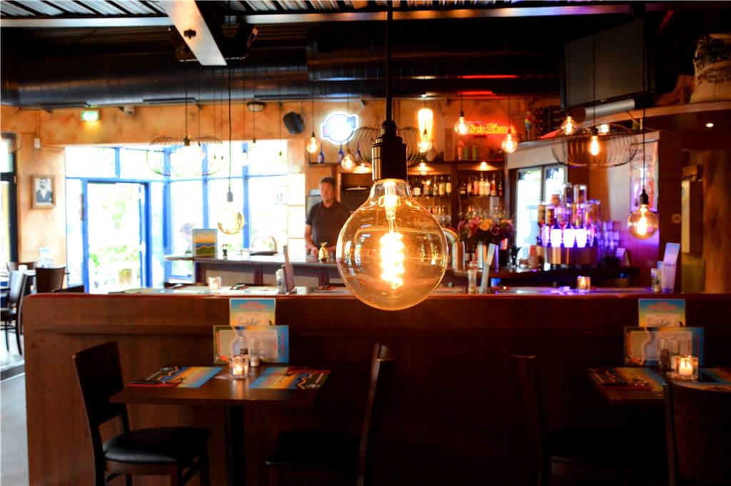 Im Copacabana schmeckt‘s gut – auch wenn es von Ahaus ein ganzes Stück bis Südamerika ist Neue Lampen, neue Farbe, Deko und lateinamerikanische Musik sollen dem Copacabana südamerikanisches Flair geben.