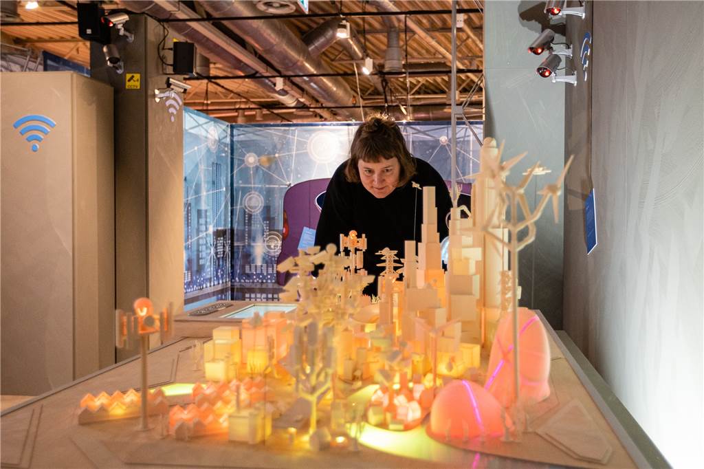 Jetzt fängt die Ausflugszeit an: März-Tipps rund um Castrop-Rauxel Neue Städte braucht die Welt? Wie sie mit KI funktionieren, zeigt dieses Modell in der Arbeitsschutzausstellung.