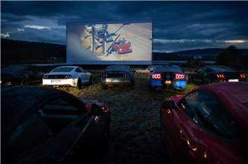 Neue und klassische Filme werden ab dem 15. Mai im Autokino in Werne gezeigt. Es gibt einen Grund dafür, wieso Streifen wie Star Wars oder Herr der Ringe nicht im Autokino laufen.