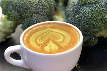 Neuer Kaffee-Trend aus Australien ist der Broccoli-Latte. Das Szene-Cafes „Commonfolk Coffee“ in Melbourne rührt Gemüsepulver in den Kaffee. Foto: Csiro/CSIRO