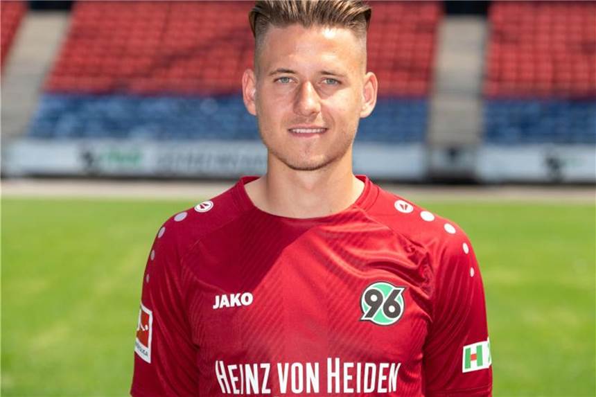 22-Jähriger Anton 96-Kapitän - Esser wird Nummer eins Neuer Kapitän bei Hannover 96: Waldemar Anton. Foto: Peter Steffen