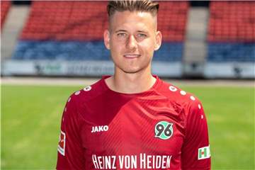 Neuer Kapitän bei Hannover 96: Waldemar Anton. Foto: Peter Steffen