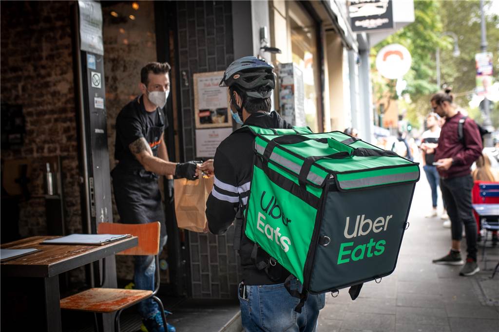 Neuer Lieferdienst in Dortmund macht Lieferando und Wolt Konkurrenz Neuer Lieferdienst für Dortmund: „Uber Eats“ liefert ab sofort Essen von Restaurants.