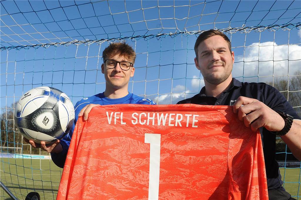 Neuer Torwart beim VfL Schwerte: Dennis Huber-Marzolla (l.).
