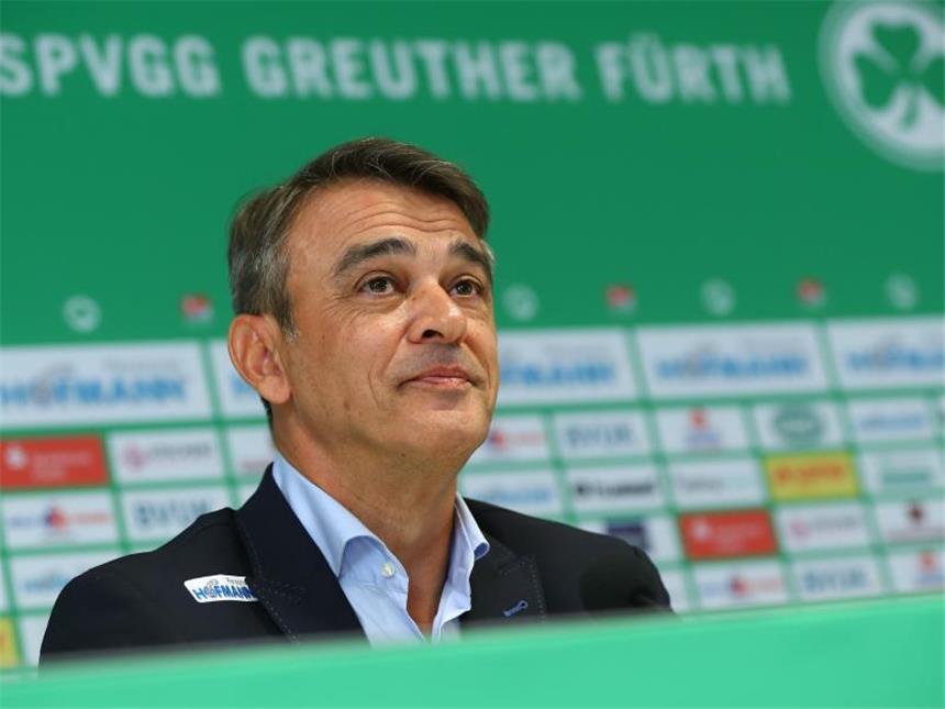 Fürth-Trainer Buric: "Verbarrikadieren und Videos schauen" Neuer Trainer der SpVgg Greuther Fürth: Damir Buric. Foto: Daniel Karmann