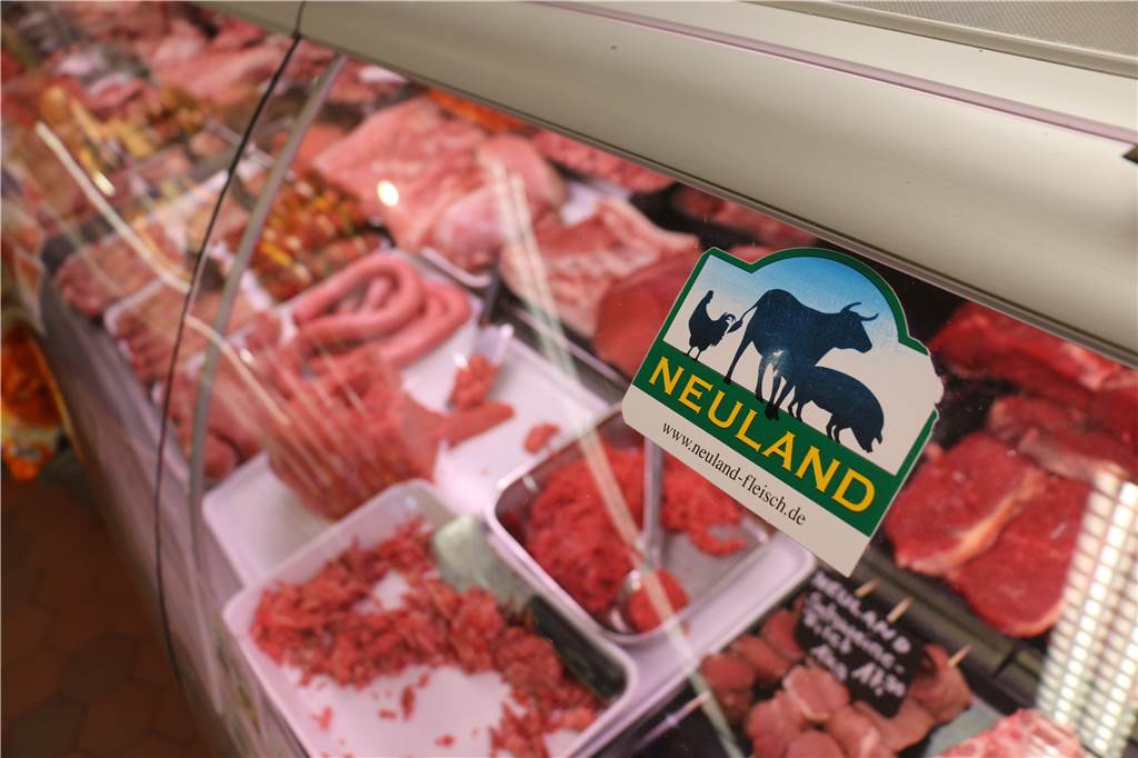 Neuland-Fleisch liegt seit 1989 in der Theke bei Overmann.
