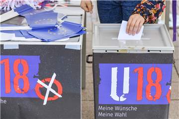 Neun Tage vor der Bundestagswahl werden die Kinder und Jugendlichen an die Wahlurnen gerufen. Sie sollen ihre Stimme abgeben. So soll ihr Interesse für Politik geweckt werden.