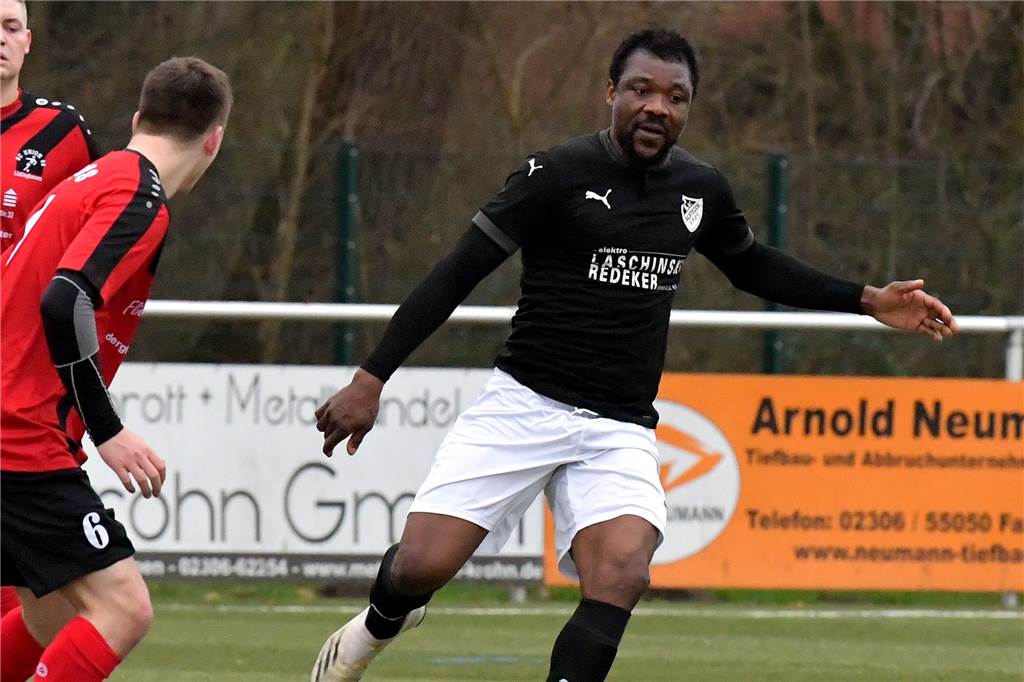 Deutliche Pleite gegen Bezirksliga-Kellerkind: BW Alstedde kommt im Heimspiel unter die Räder Neuzugang Issaka Aruna gab am Sonntag sein Startelf-Debüt für BW Alstedde.