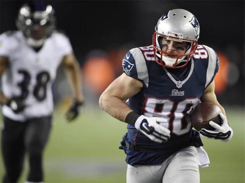 NFL: Vollmer mit New England im Playoff-Halbfinale New Englands Danny Amendola auf dem Weg zum Touchdown. Foto: CJ Gunther