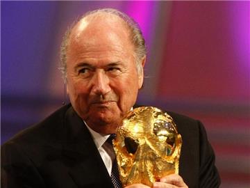 Nicht alles bei der FIFA-Exko läuft unter der Regie von Joseph Blatter korrekt ab. Foto: Nic Bothma