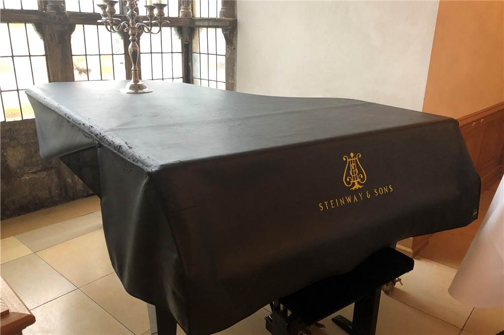 Mit Video: Ein Rundgang durch Schloss Raesfeld - so wohnen Herrschaften Nicht der Steinway-Flügel, sondern der Erker dahinter ist für den von der Gemeinde eingeschalteten Sachverständigen die größte Besonderheit am Schloss Raesfeld.