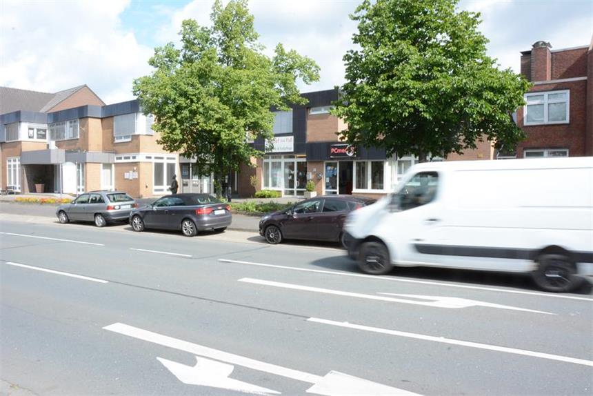 Warum die Stadt Olfen die Bilholtstraße beruhigt Nicht mehr so schnell gehen soll es in einigen Jahren auf der Bilholtstraße: Aus einer in erster Linie für den Durchfahrtsverkehr ausgelegten Straße soll eine verkehrsberuhigte Straße mit Aufenthaltsqualität, so heißt es im Verwaltungsdeutsch, werden.