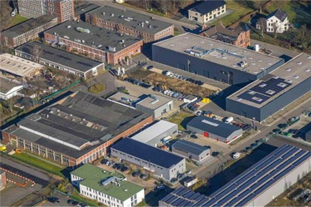 Ex-Caterpillar-Verwaltung: Ingo Kaiser kann sich ein Hotel vorstellen Nicht nur das Verwaltungsgebäude, auch einige Hallen auf dem Westfalia-Campus werden vermietet.
