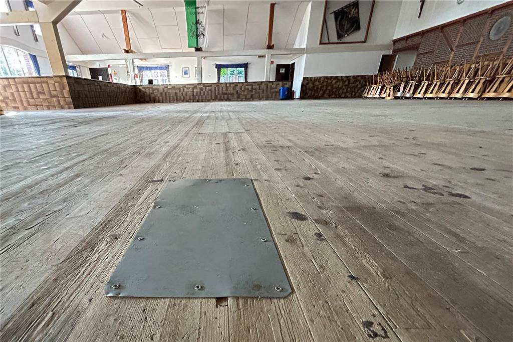 Schützen bekommen 50.000 Euro für Umbau der Schützenhalle Köckelwick Nicht nur der Boden, sondern auch die Decke der Schützenhalle musste schon an vielen Stellen behelfsmäßig geflickt werden.