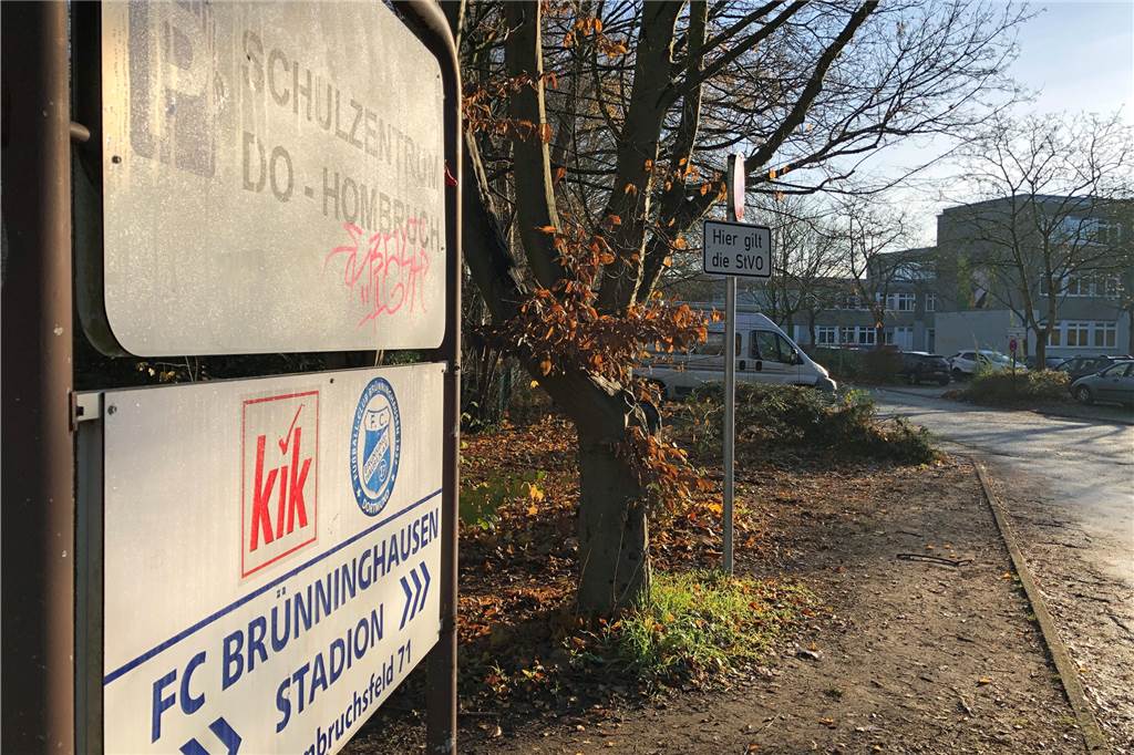 Dem Dortmunder Süden steht die nächste Großbaustelle bevor Nicht nur ein Schulzentrum und ein Sportplatz liegen entlang der Straße.